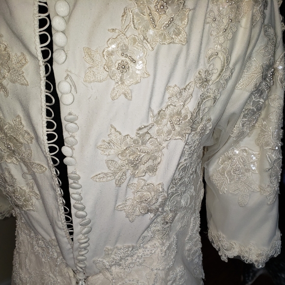 Modest wedding dress - Picture 6 of 7